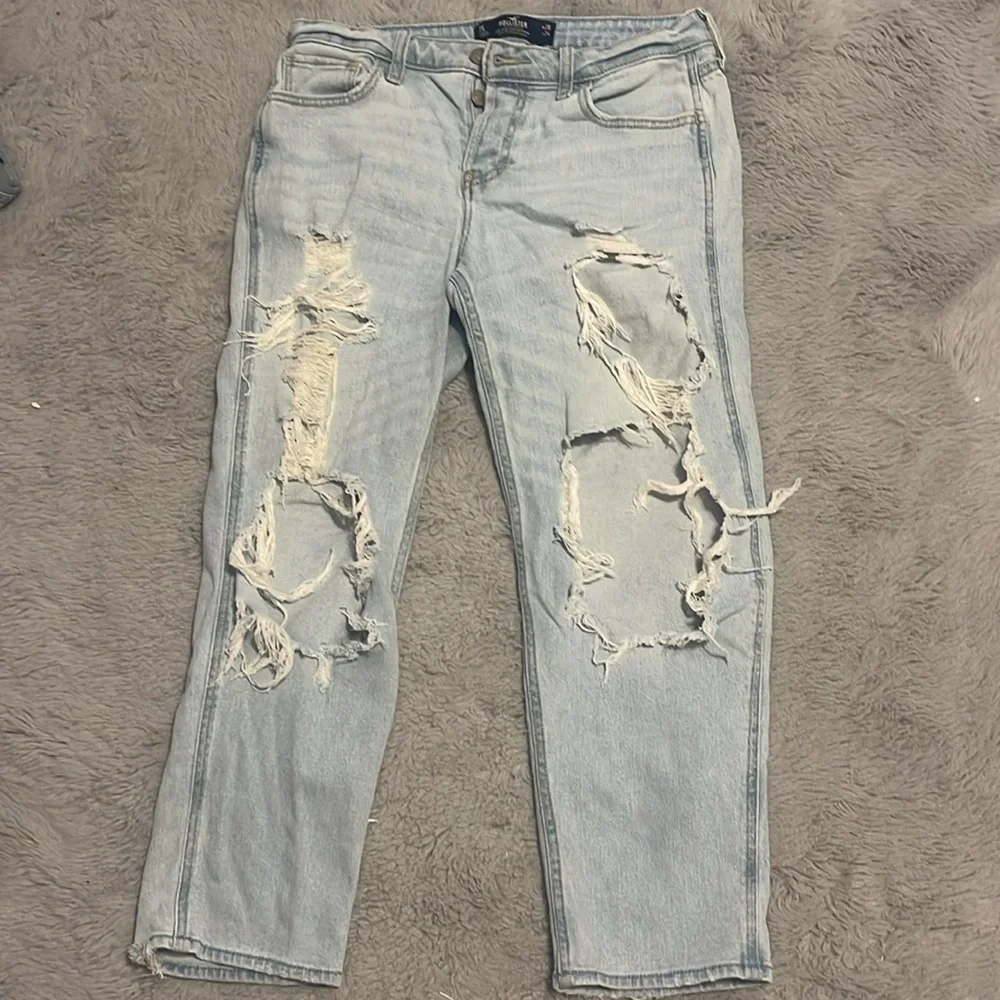 LOW RISE BOYFRIEND RIPPED JEANS - Picture 2 of 6